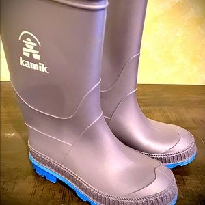 Boys size 13 Kamik rain boots. Gently worn.